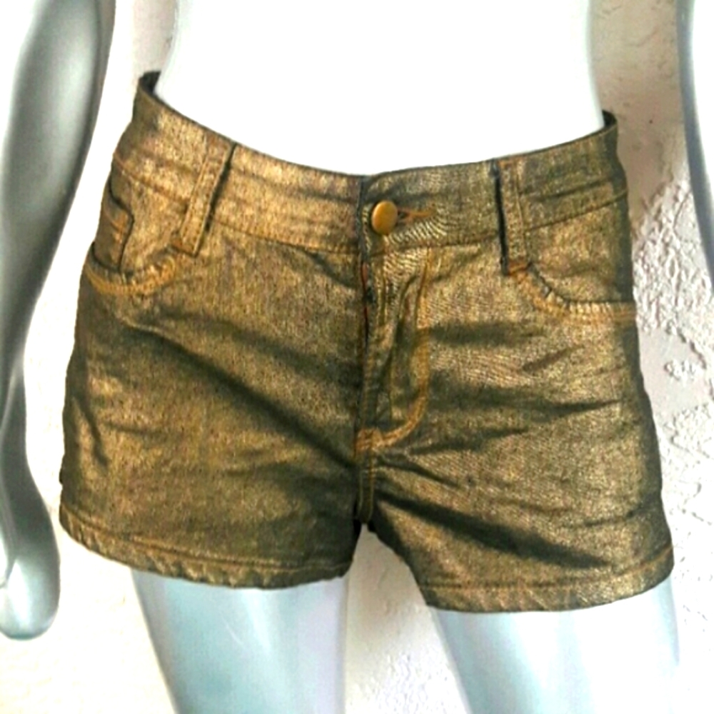 Metallic Gold Denim Shorts by XXI